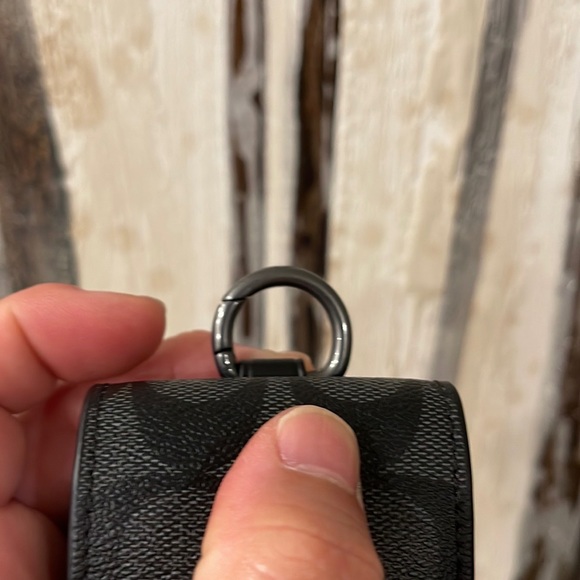 COACH Large Wireless AirPods Pro Case In Signature Canvas NEW! - Picture 4 of 9